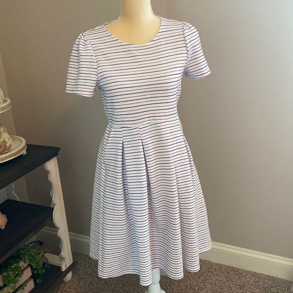 Draper James Dresses & Skirts - EUC Draper James Dress (size medium)